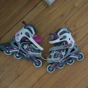 Girl's  rollerblades